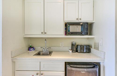 Sandestin Apartment | Destin Resort Studio with Pool - Walk to Beach!
