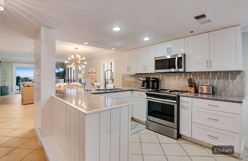 Destin Condo | 👙🩴 Destin Towers 33 | Beachfront | Pool | Tennis Courts | Free Excursions