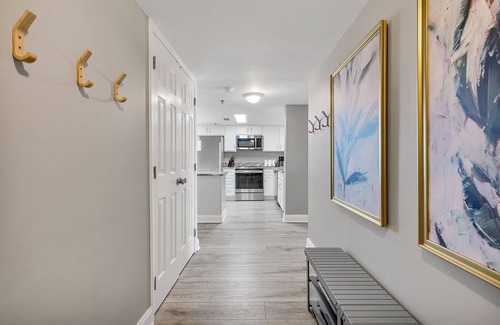 Destin Condo | Destin Towers 😎 Remodeled Beachfront 🐬 CHECKOUT THIS REMODEL🩴