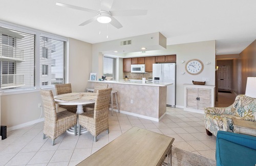 Fort Walton Beach Condo | Destin West Resort, Bayside, Corner- 2 Balconies, Bay and Gulf views
