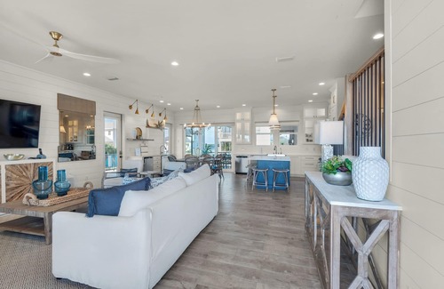 Toilla Segunda House | Destination Perfection 🌴 Luxury Beach Home w Pool + Elevator + Rooftop Views