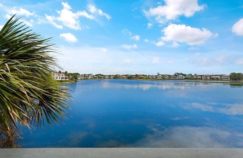 Fort Walton Beach - Destin House | Destiny Beach Villas 2A - Lakefront Condo, Gulf Views, Community Pool!