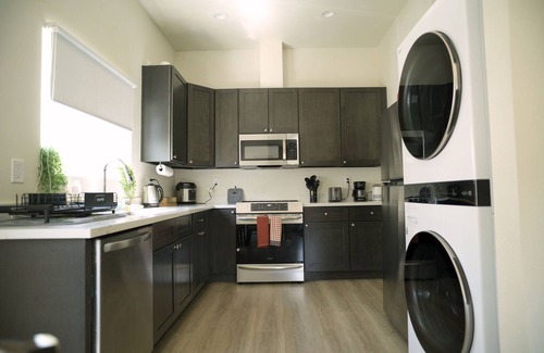 San Jose Apartment | DETACHED ADU: SAN JOSE CITY HALL - SJSU 2B/2B