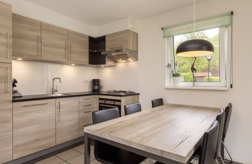 Eernewoude Cottage | Detached bungalow for 8 persons