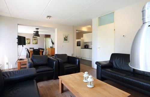 Vlagtwedde Cottage | Detached bungalow for 12 persons