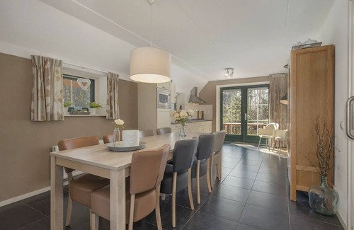 Hooghalen House | Detached bungalow with alcove bed, perfect for families in Drenthe.