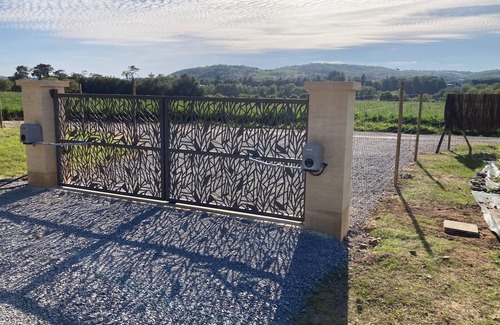 Domme House | Detached cottage with private swimming pool and 500m2 garden, Dordogne 200m away
