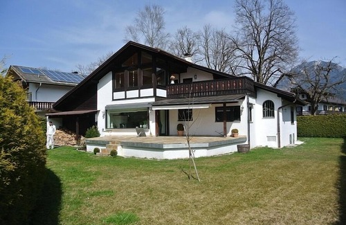 Sonnenbichl House | Detached cottage in a fantastic location in Garmisch-Partenkichen