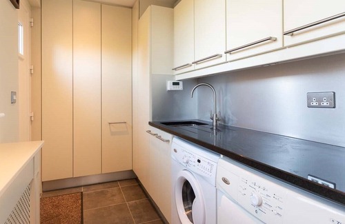 Kenmare Apartment | Detached four bedroom home with use of swimming pool