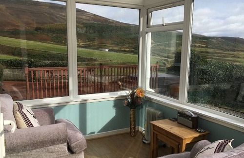 Helmsdale Cottage | Detached Cottage Spectacular Sea Views - Sauna, WIFI and Hot Tub