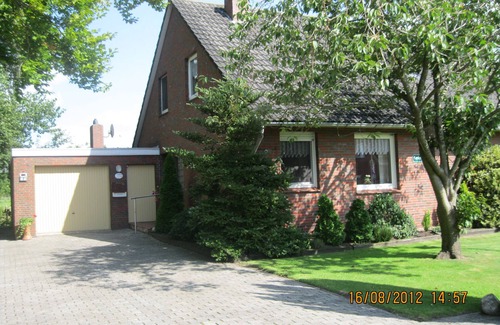 Hatshausen House | Detached holiday home in Moormerland, 3 stars, near Timmel, WiFi,