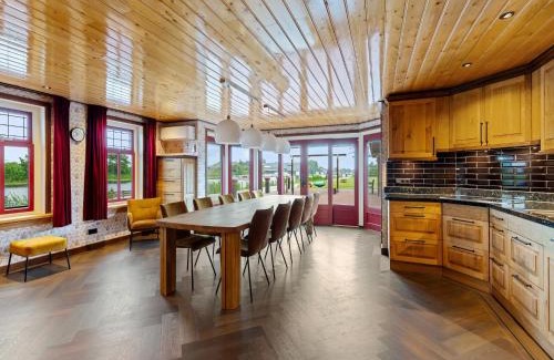 Jistrum House | Detached Home in Friesland by Canal, cleaning included