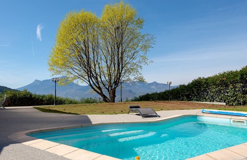 Saint-Jean-dʼArvey House | "Detached House with swimming pool and spa" with Private Pool, Whirlpool & Wi-Fi