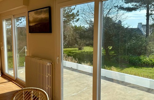 Bangor House | Detached house 3 * with large garden close to beaches and town WIFI.