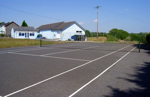 St. Florence House | Detached house in family friendly village with shared use of indoor heated pool