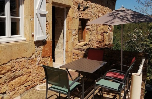 Prudhomat House | Detached house, old, renovated. Large private green space
