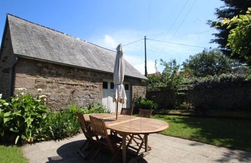 Fermanville Cottage | Detached house with enclosed garden in Fermanville, pets allowed, parking and Wi-Fi