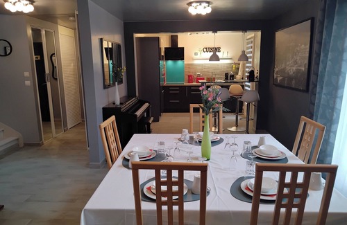 Noisiel House | Detached house with garden. Between Paris & Disney. Wi-Fi & Break fast Free