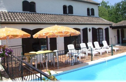 Chauzon House | Detached house with pool and Bowling for 12 people