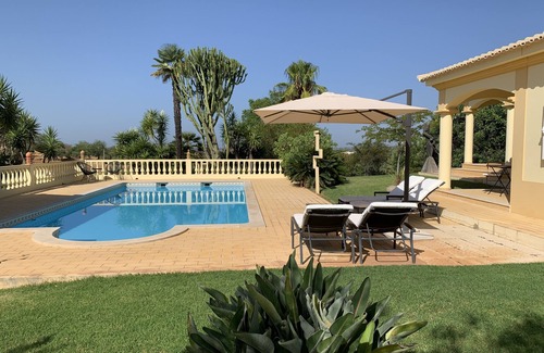 Vale de Seixos House | Detached, private villa with pool in spacious gardens, WIFI, AC
