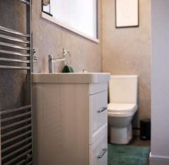 Grimsby Apartment | Detached Property With Secure Compound Parking