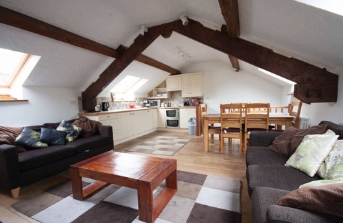 Kendal House | DETACHED STONE BARN IN SELSIDE, SLEEPS 6, WITH GARDEN ROOM.