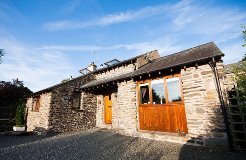 Kendal House | DETACHED STONE BARN IN SELSIDE, SLEEPS 6, WITH GARDEN ROOM.