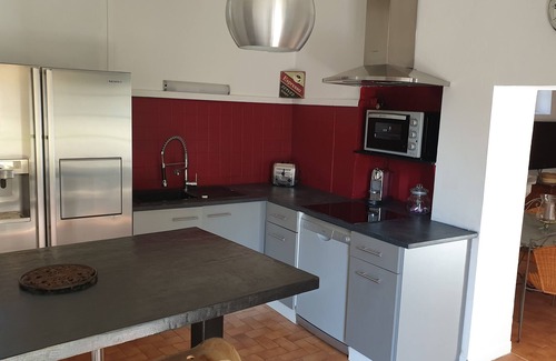 Saint-Pons-la-Calm House | Detached village house with courtyard