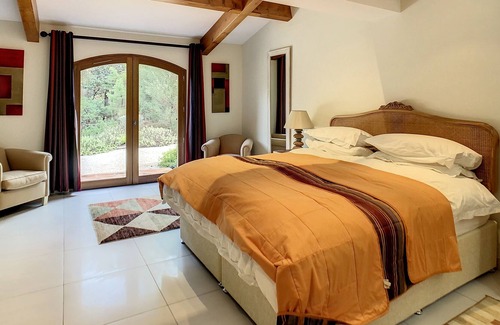 Ceret House | Detached Villa in beautiful, rural location, private pool, great views Céret 15mins, Med 30 mins