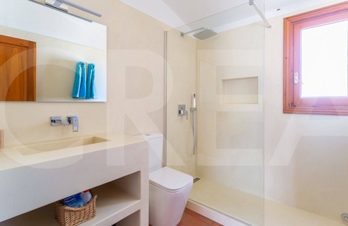 Cala'n Bosch Villa | Detached villa with pool near the sea
