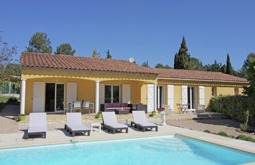 Bagnols-en-Foret Villa | Detached villa with private pool and beautiful garden 25km from sea and beach