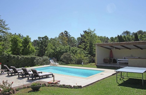 Bagnols-en-Foret Villa | Detached villa with private pool and beautiful garden 25km from sea and beach