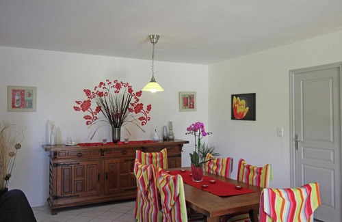 Bagnols-en-Foret Villa | Detached villa with private pool and beautiful garden 25km from sea and beach