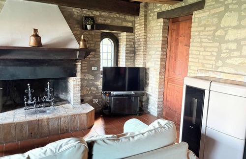 Umbertide House | detached villa with a private swimming pool and a large terrain