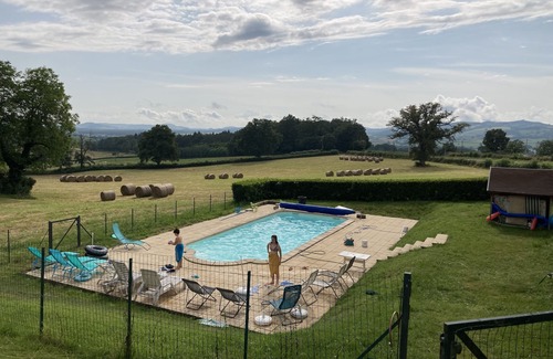 Brion House | Detached wing of a castle with a pool near Autun (5 km)