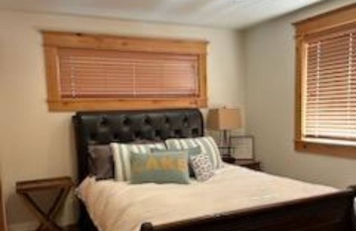 Detroit House | Detroit Lake, OR Vacation Home. 2 blocks to the lakefront!