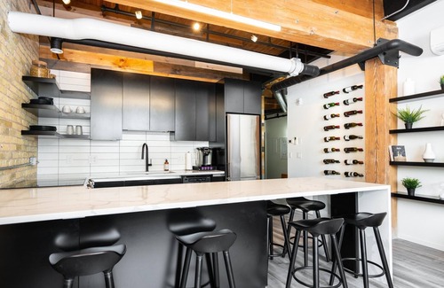 Exchange District Condo | Dette ejerlejlighed er 2 soveværelser, 1 badeværelser, der ligger i Winnipeg, Manitoba.