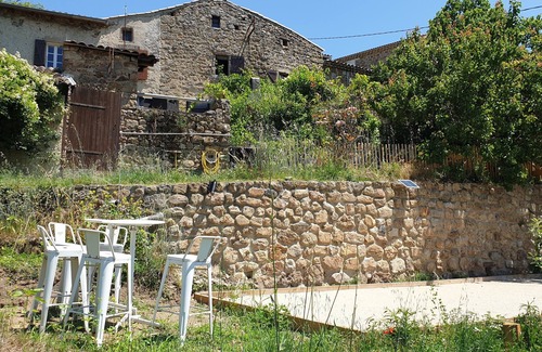 Saint Maurice en Chalencon Apartment | Deux Pièces Dans une Maison Individuelle Dans un Hameau Paisible