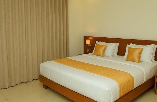 Edappal Hotel | Devalokam Grand