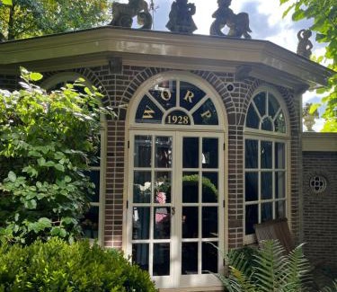 De Hoven Bed & Breakfast | Deventer Heritage en Boutique B&B, museumhuis "De Worp", het huis met de theekoepel, logeren in authentiek historisch erfgoed