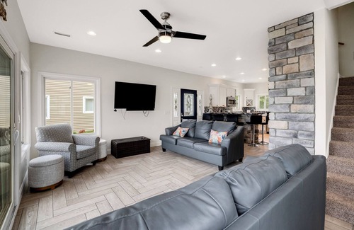 Manitou Beach-Devils Lake House | Devil's Lake Cove: Lakeside Living in Fall – Enjoy Scenic Views and Cozy Retreats!