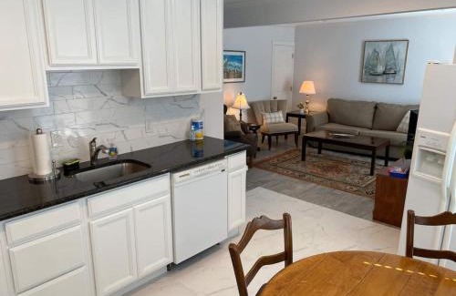 Wayne Apartment | Devon - Horse Show, History, Walk To Shops, Caf's
