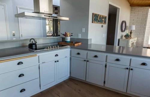 Newport House | Devon West , Long-term Rental, Hot Tub, Oceanfront, BBQ, WiFi, Beach Access