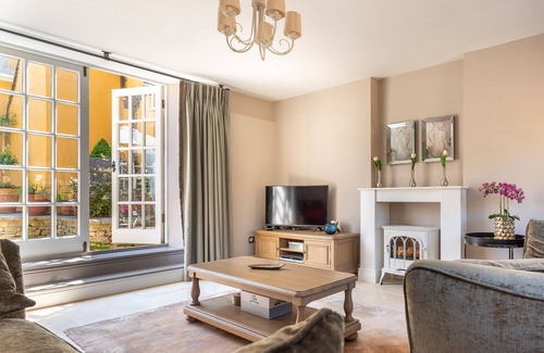 Broadway Cottage | Devonshire Cottage, in the heart of Broadway
