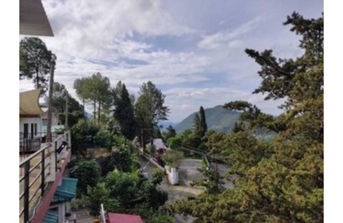 Bhagtpura Apartment | Dew Drops Homestay, on the green hills of Nainital, Uttarakhand, India.