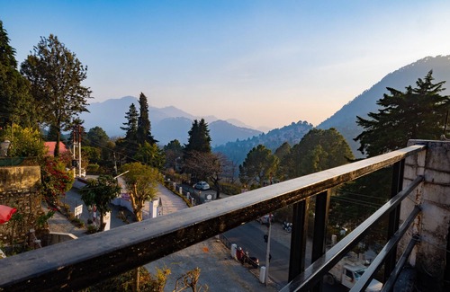 Bhagtpura Apartment | Dew Drops Homestay, on the green hills of Nainital, Uttarakhand, India.