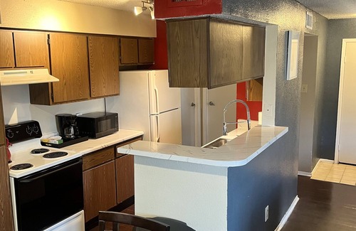 Grand Prairie Apartment | DfW. 6 flags Amusement Park, AT&T Cowboys Stadium and the Rangers Stadium
