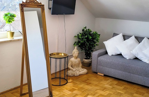 Freilassing Apartment | DG "L" Helle 40m² 2-Zimmer Wohnung nähe Salzburg