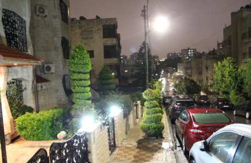 Al Jubeiha Apartment | Dhahiyat Al-Rasheed