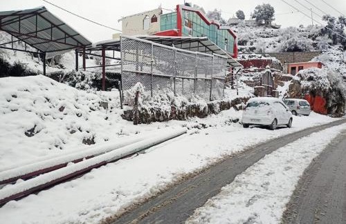 Kempty Range Hotel | Dhanaulti Snow cottages with adventure park